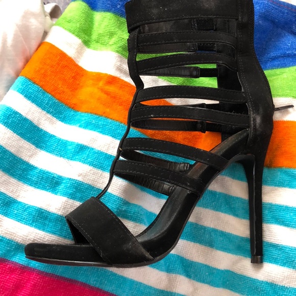 Size 6 1/2 olivia black heels - Picture 3 of 3